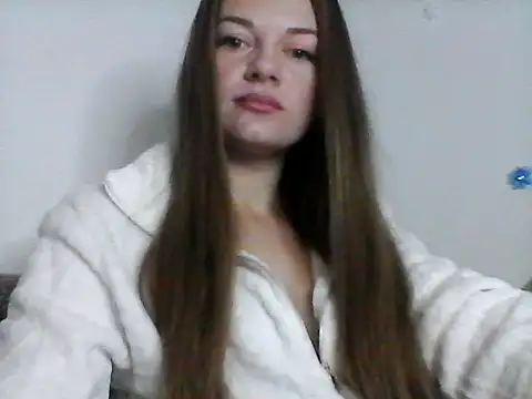 EllaMoonlight online show from 11-16-25, 09:19