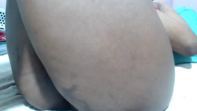 Snapshot of Bracylia chatting on 06-25-26, 06:46 Bracylia online show from 06-25-26, 06:46