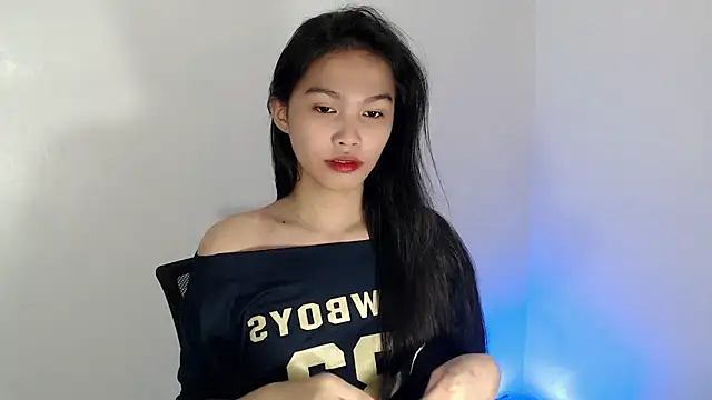 Snapshot of _Lachica_ chatting on 10-23-25, 11:25 Lachica online show from 10-23-25, 11:25