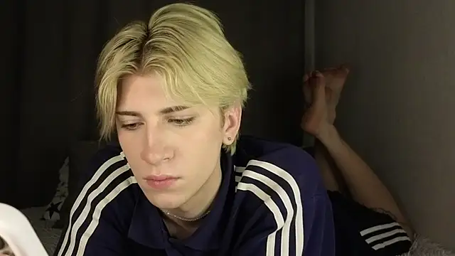 Oliver star boy  online show from 06-04-26, 07:07