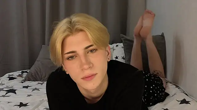 Oliver star boy  online show from 05-03-26, 05:16