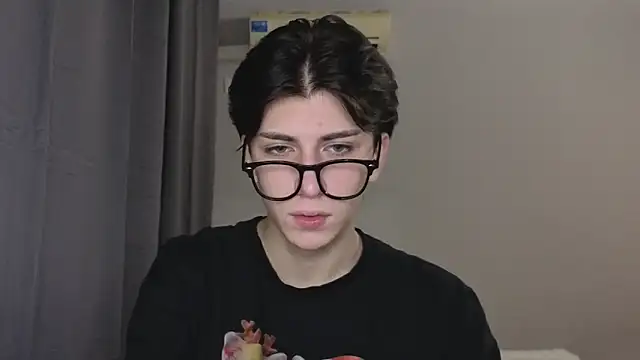 Oliver star boy  online show from 11-04-25, 05:39