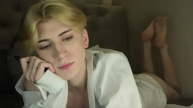 Oliver star boy  online show from 04-27-26, 06:06