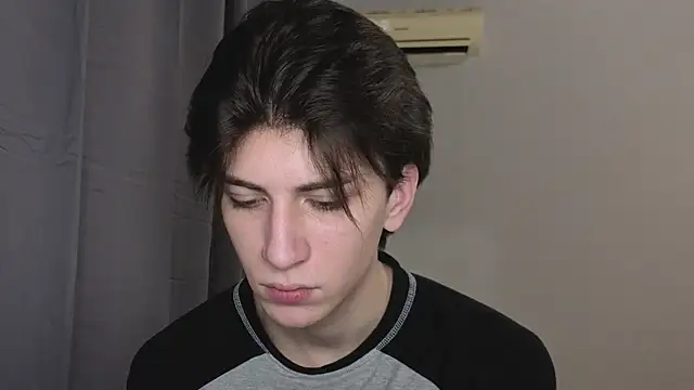 Oliver star boy  online show from 11-05-25, 07:28