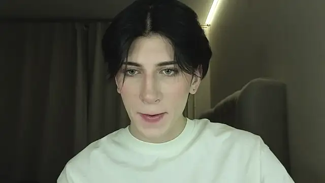 Snapshot of Oliver_star_boy_ chatting on 03-10-26, 09:41 Oliver star boy online show from 03-10-26, 09:41