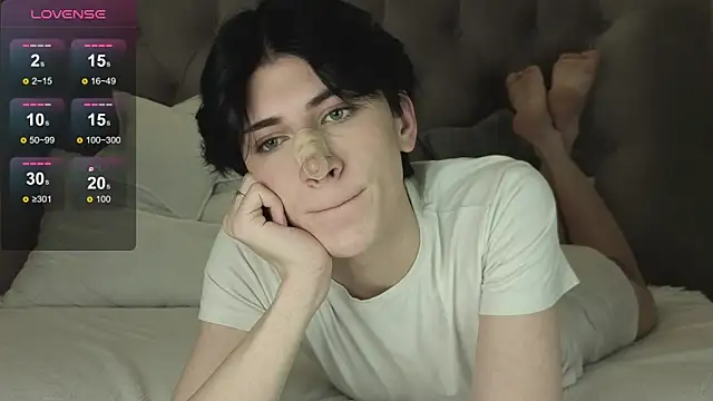 Snapshot of Oliver_star_boy_ chatting on 02-22-26, 04:19 Oliver star boy online show from 02-22-26, 04:19