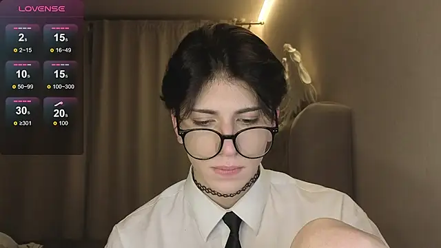 Snapshot of Oliver_star_boy_ chatting on 01-17-26, 05:38 Oliver star boy online show from 01-17-26, 05:38