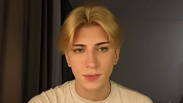 Oliver star boy  online show from 05-07-26, 06:22