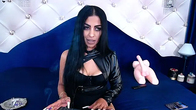 Snapshot of NoirKaylah chatting on 12-13-25, 09:43 NoirKaylah online show from 12-13-25, 09:43