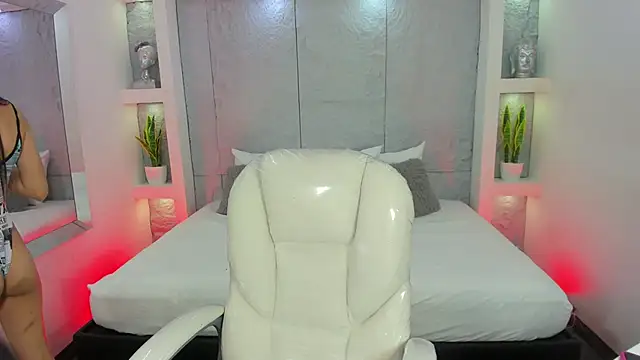 Snapshot of AmyColman_ chatting on 12-02-25, 11:34 AmyColman online show from 12-02-25, 11:34