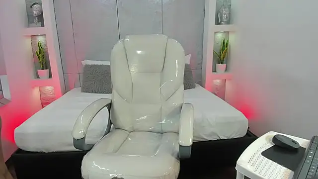 Snapshot of AmyColman_ chatting on 11-13-25, 11:36 AmyColman online show from 11-13-25, 11:36