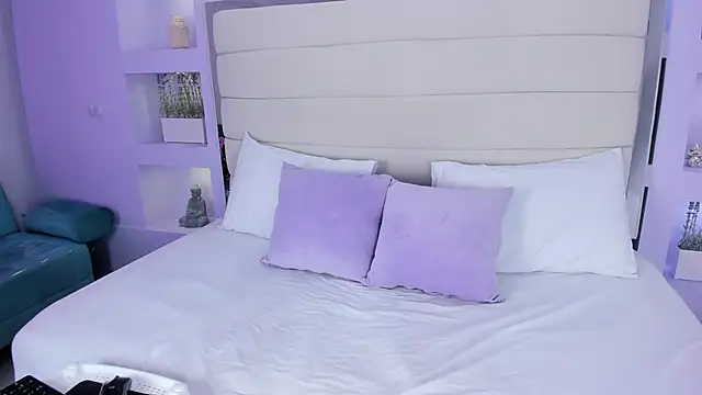 Snapshot of AmyColman_ chatting on 01-09-26, 12:01 AmyColman online show from 01-09-26, 12:01