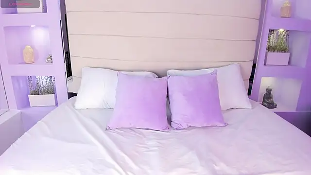 Snapshot of AmyColman_ chatting on 12-20-25, 12:08 AmyColman online show from 12-20-25, 12:08