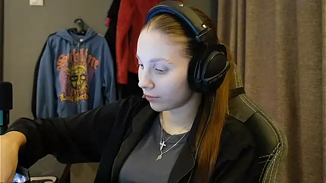 Softixq online show from 11-17-25, 03:27