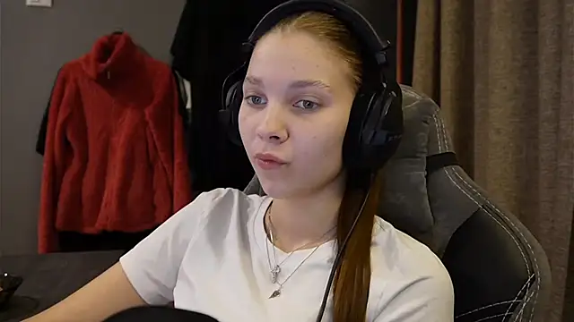 Softixq online show from 11-13-25, 04:00