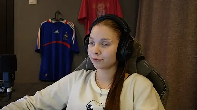 Softixq online show from 11-18-25, 03:37