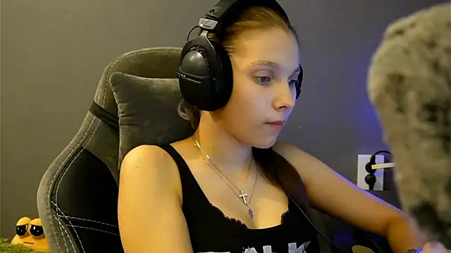 Softixq online show from 12-16-25, 04:11