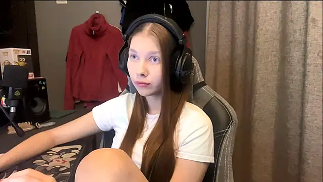 Softixq online show from 11-03-25, 03:15