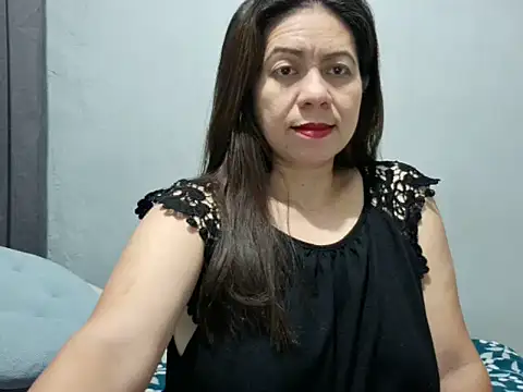 Snapshot of xxxHoneyBee29 chatting on 06-03-26, 10:14 xxxHoneyBee29 online show from 06-03-26, 10:14