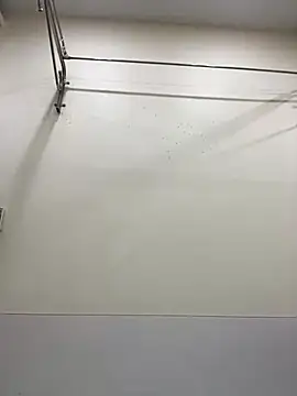 Bee Yellow00 online show from 11-07-25, 04:39