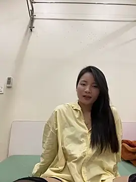 Bee Yellow00 online show from 12-03-25, 04:35