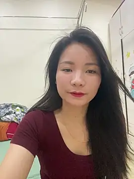 Bee Yellow00 online show from 05-08-26, 04:38