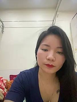 Snapshot of Bee_Yellow00 chatting on 03-30-26, 05:09 Bee Yellow00 online show from 03-30-26, 05:09