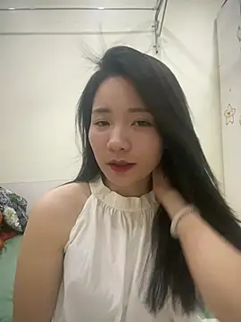 Bee Yellow00 online show from 05-04-26, 04:38