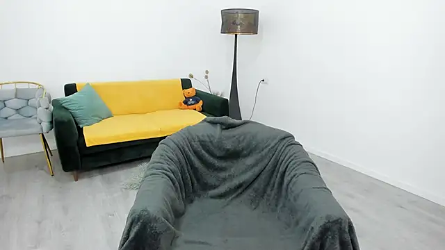 Arya Anna online show from 11-16-25, 05:34