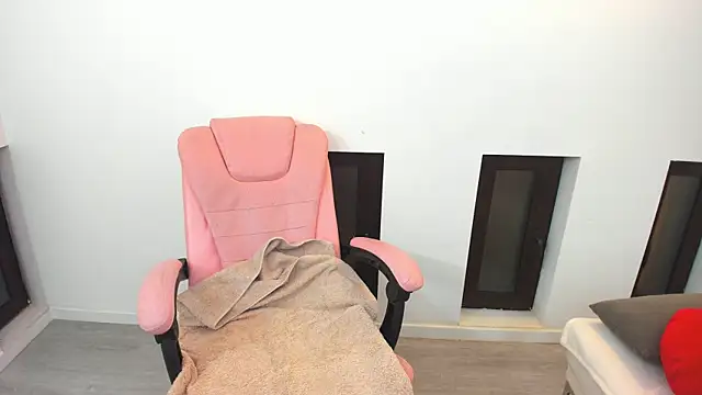 Arya Anna online show from 12-15-25, 05:13