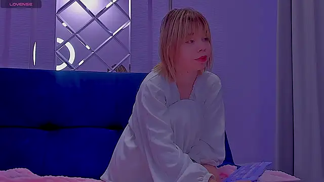 Milena brilliant online show from 10-24-25, 10:14