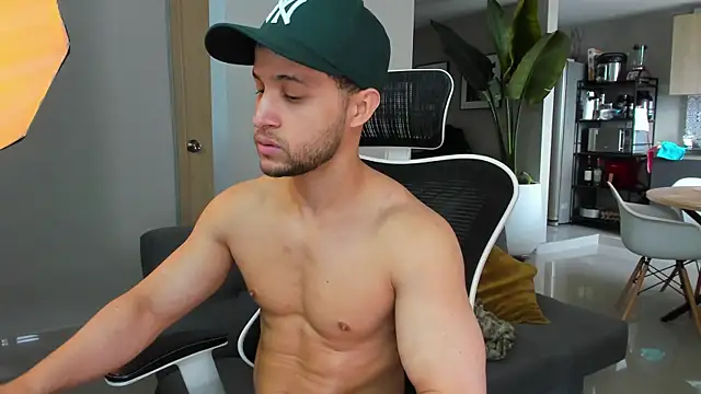 Paul Reybor online show from 12-19-25, 03:36