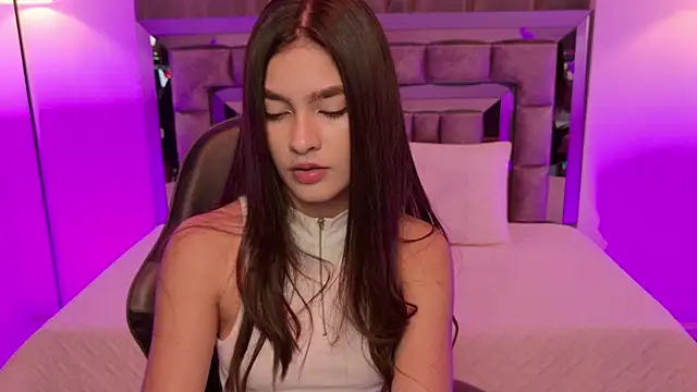 Bella Clark2 online show from 11-13-25, 04:49