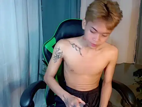 AsianCuteGuy21 online show from 02-04-26, 09:21