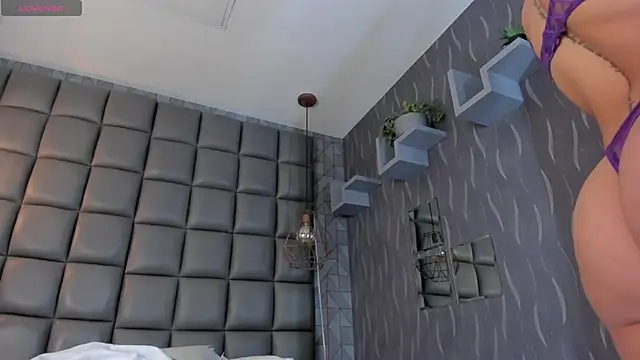 dannavelvet online show from 04-15-26, 12:42