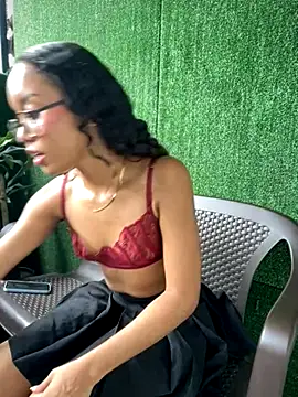 Snapshot of GiselleVice chatting on 12-14-25, 07:19 GiselleVice online show from 12-14-25, 07:19