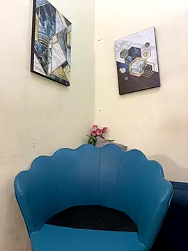 Snapshot of GiselleVice chatting on 12-17-25, 08:03 GiselleVice online show from 12-17-25, 08:03