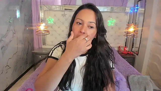 Melissa-roberts online show from 12-16-25, 03:38