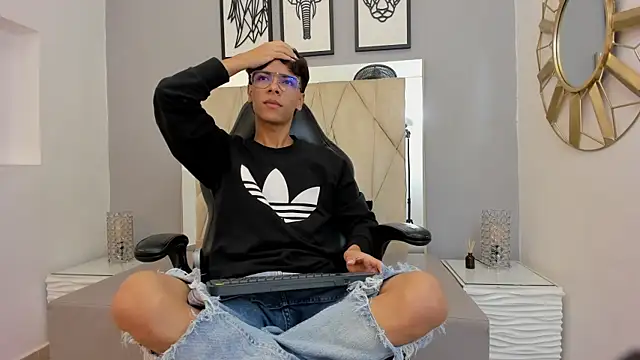 adams bobby online show from 12-04-25, 11:31