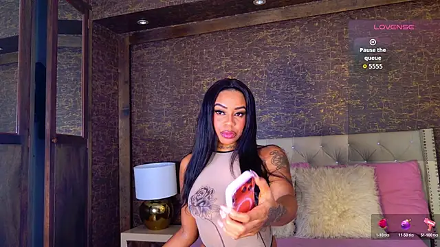 Snapshot of loana_vegas chatting on 05-31-26, 06:52 loana vegas online show from 05-31-26, 06:52