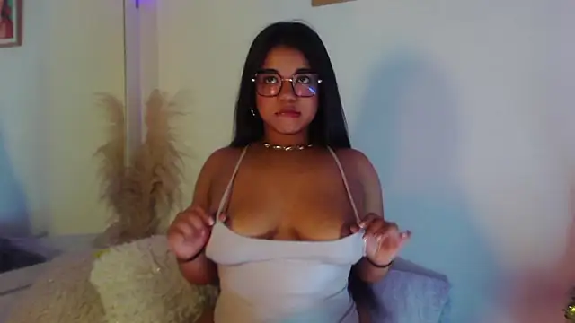 Zafiro Evans online show from 11-12-25, 06:56