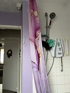 BubblesLovexox online show from 12-21-25, 12:51