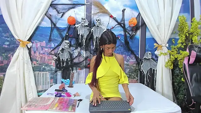 salome mio online show from 10-29-25, 07:57