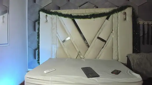 salome mio online show from 12-16-25, 01:48