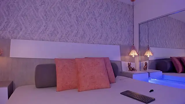 Snapshot of Vittoria__rossi chatting on 02-16-26, 01:54 Vittoria rossi online show from 02-16-26, 01:54