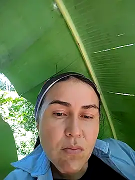 Snapshot of adria0011 chatting on 10-24-25, 05:45 adria0011 online show from 10-24-25, 05:45