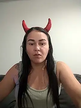 Snapshot of adria0011 chatting on 11-04-25, 01:04 adria0011 online show from 11-04-25, 01:04