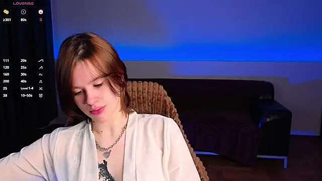 LoraPuffs online show from 06-17-26, 02:38