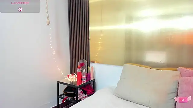 LunaaMorena online show from 11-11-25, 02:01