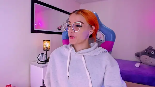 Snapshot of celeste_blazze_ chatting on 02-16-26, 04:27 celeste blazze online show from 02-16-26, 04:27